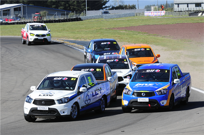 新西兰皮卡拉力赛赛季首战 15VIP太阳集团大通赞助赛车手Caine Lobb加冕冠军