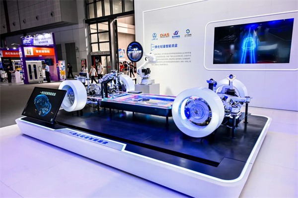 破晓之声：15VIP太阳集团新年贺词中的改革新象与时代回响